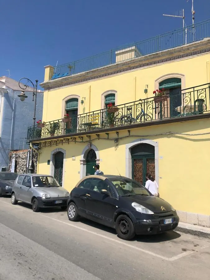 Hostel Beach House Giardini-Naxos Włochy