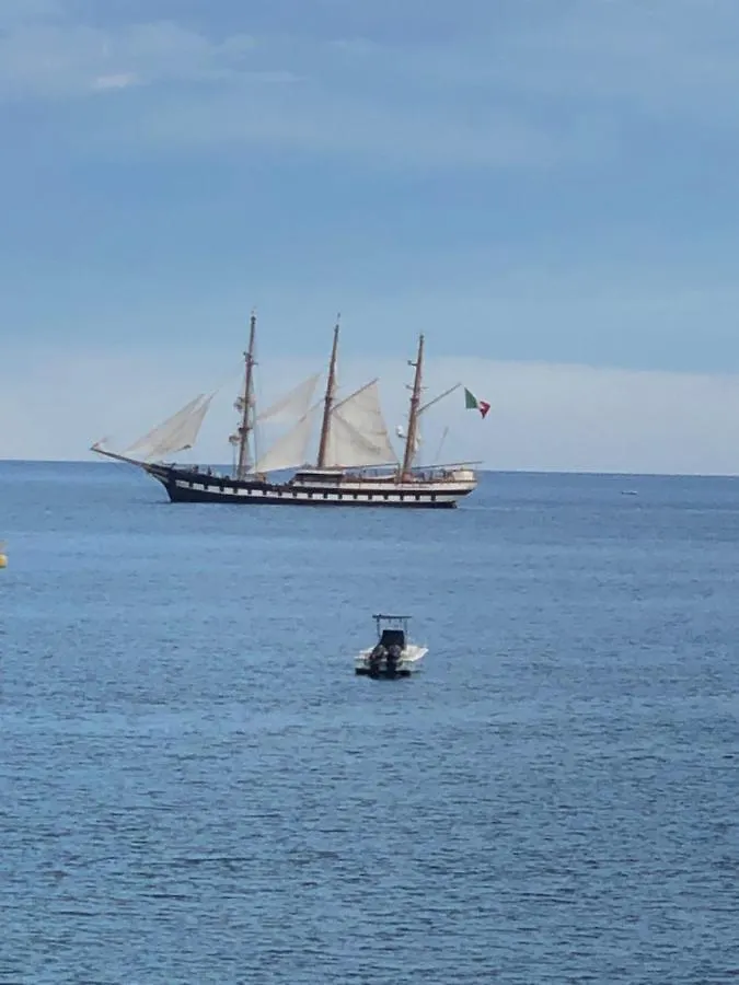 Hostel Beach House Giardini-Naxos Włochy
