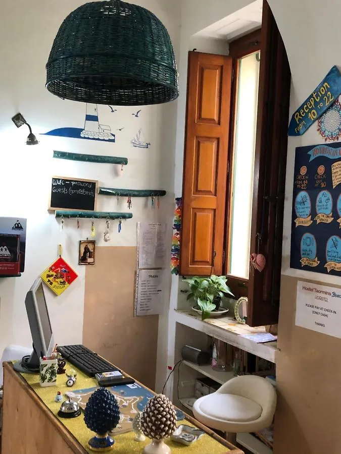 Hostel Beach House Giardini-Naxos