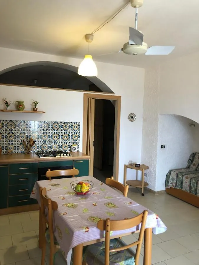 Hostel Beach House Giardini-Naxos
