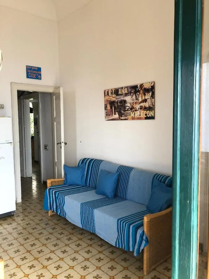 Hostel Beach House Giardini-Naxos