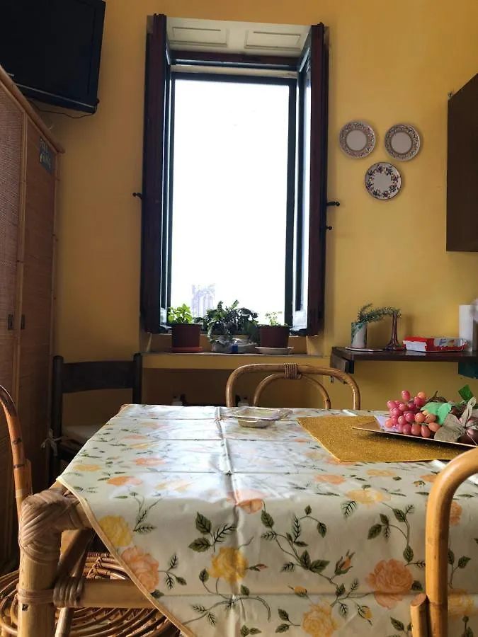 Hostel Beach House Giardini-Naxos