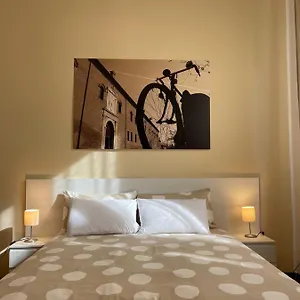 https://downtown-low-cost-rooms.emilia-romagnahotels.net