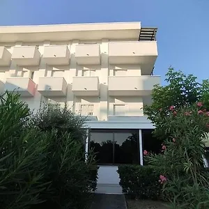 ** Hotel Pigalle Italien